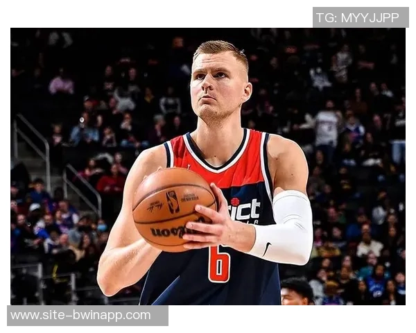 克洛尼表现出色关键时刻两罚稳健砍下23分11篮板助攻和抢断全能数据