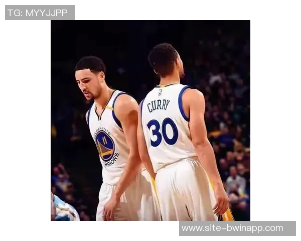 库里与追梦共同表达对克莱缺乏保护时遭攻击的担忧与不满